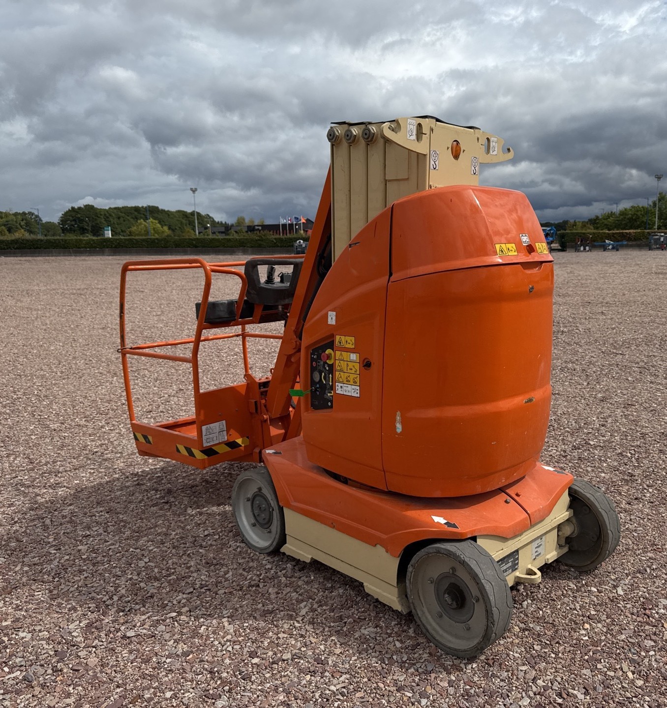 JLG Toucan 10E – Elektro-Mastarbeitsbühne – 10 m – SUVA neu 3