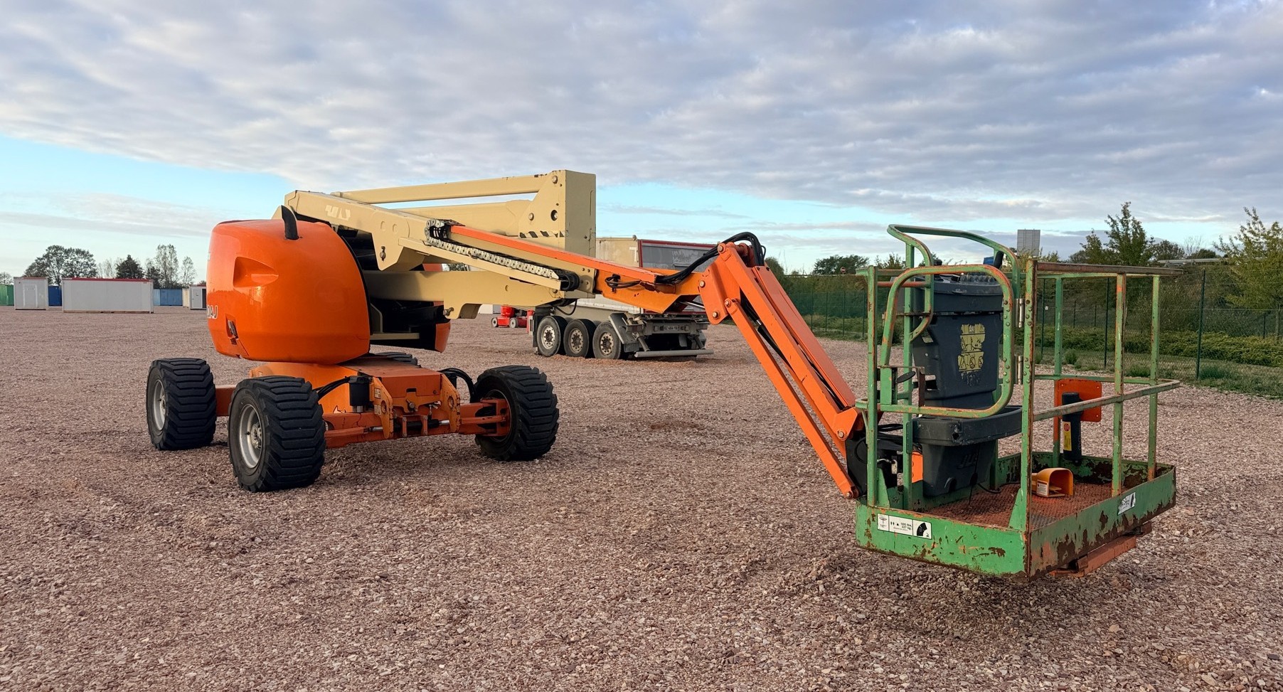 JLG 510AJ – 4x4 Diesel Gelenkteleskopbühne – SUVA neu 1