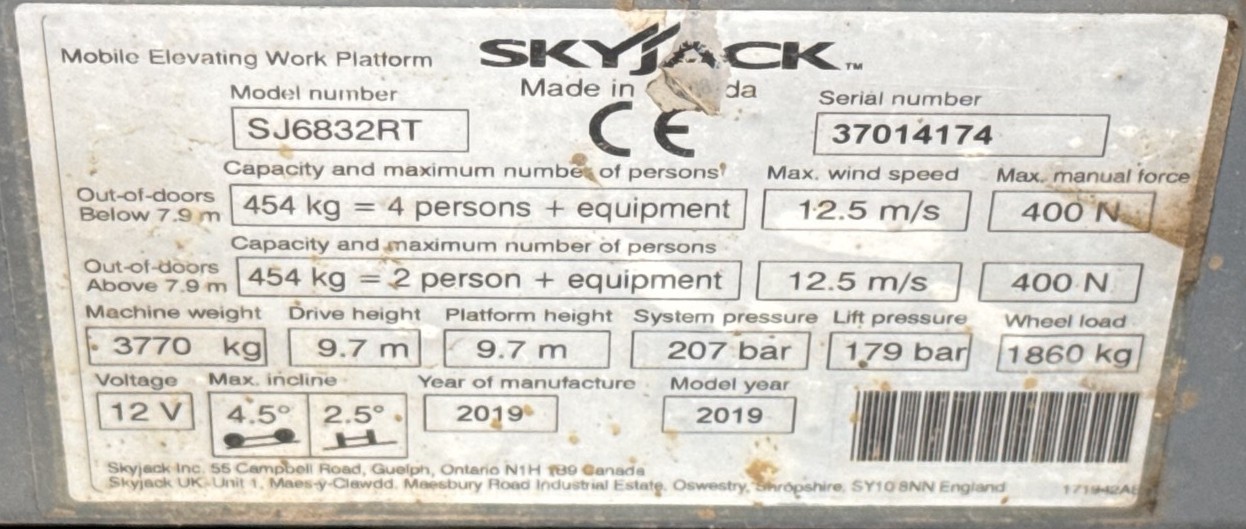 Skyjack SJ6832RT – Diesel 4x4 Scherenarbeitsbühne – SUVA neu 9